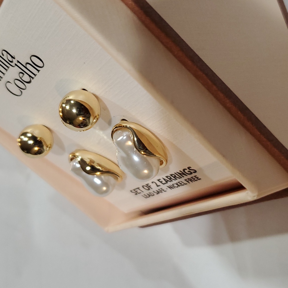Camila Coelho set of 2 gold plated round ball stud and organic pearl earrings - Picture 6 of 6